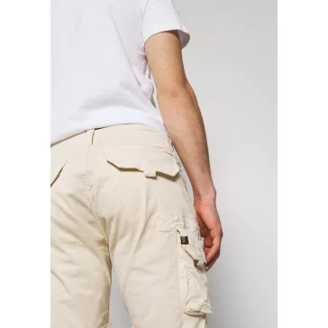 CREW SHORT - jet stream white
