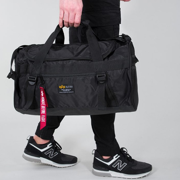 The picture is not complete without accessories – Bags